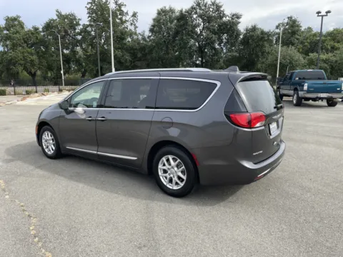 More photos of 2020 Chrysler Pacifica Touring L at Park Marina Motors, CA
