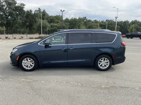 More photos of 2021 Chrysler Pacifica Touring L at Park Marina Motors, CA