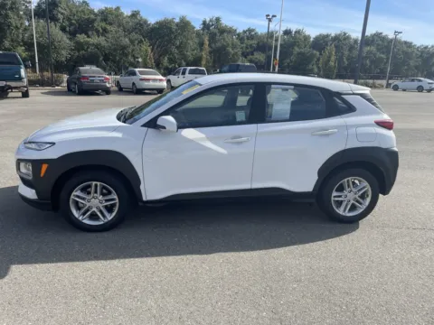 More photos of 2021 Hyundai Kona SE at Park Marina Motors, CA