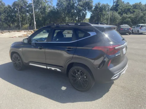 More photos of 2022 Kia Seltos Nightfall at Park Marina Motors, CA
