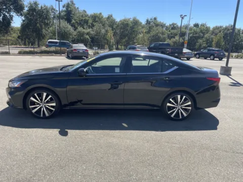 More photos of 2022 Nissan Altima 2.5 SR at Park Marina Motors, CA