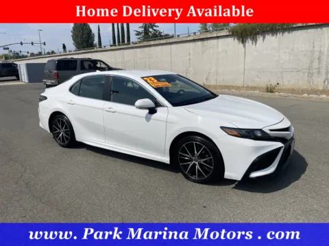 White 2023 Toyota Camry Hybrid SE Nightshade for sale in Redding, CA