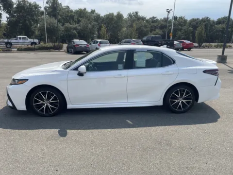 More photos of 2023 Toyota Camry Hybrid SE Nightshade at Park Marina Motors, CA