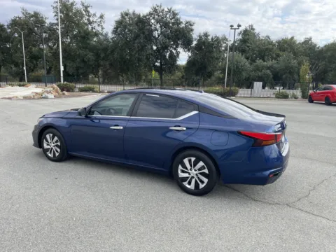 More photos of 2020 Nissan Altima 2.5 S at Park Marina Motors, CA