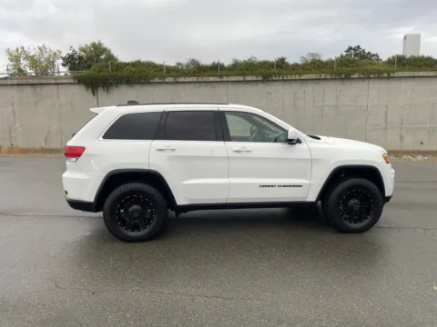 More photos of 2019 Jeep Grand Cherokee Laredo at Park Marina Motors, CA