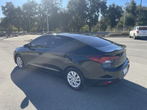 More photos of 2020 Hyundai Elantra SE at Park Marina Motors, CA