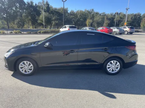More photos of 2020 Hyundai Elantra SE at Park Marina Motors, CA