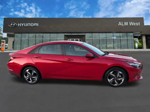 More photos of 2023 Hyundai Elantra SEL at ALM Hyundai West, GA
