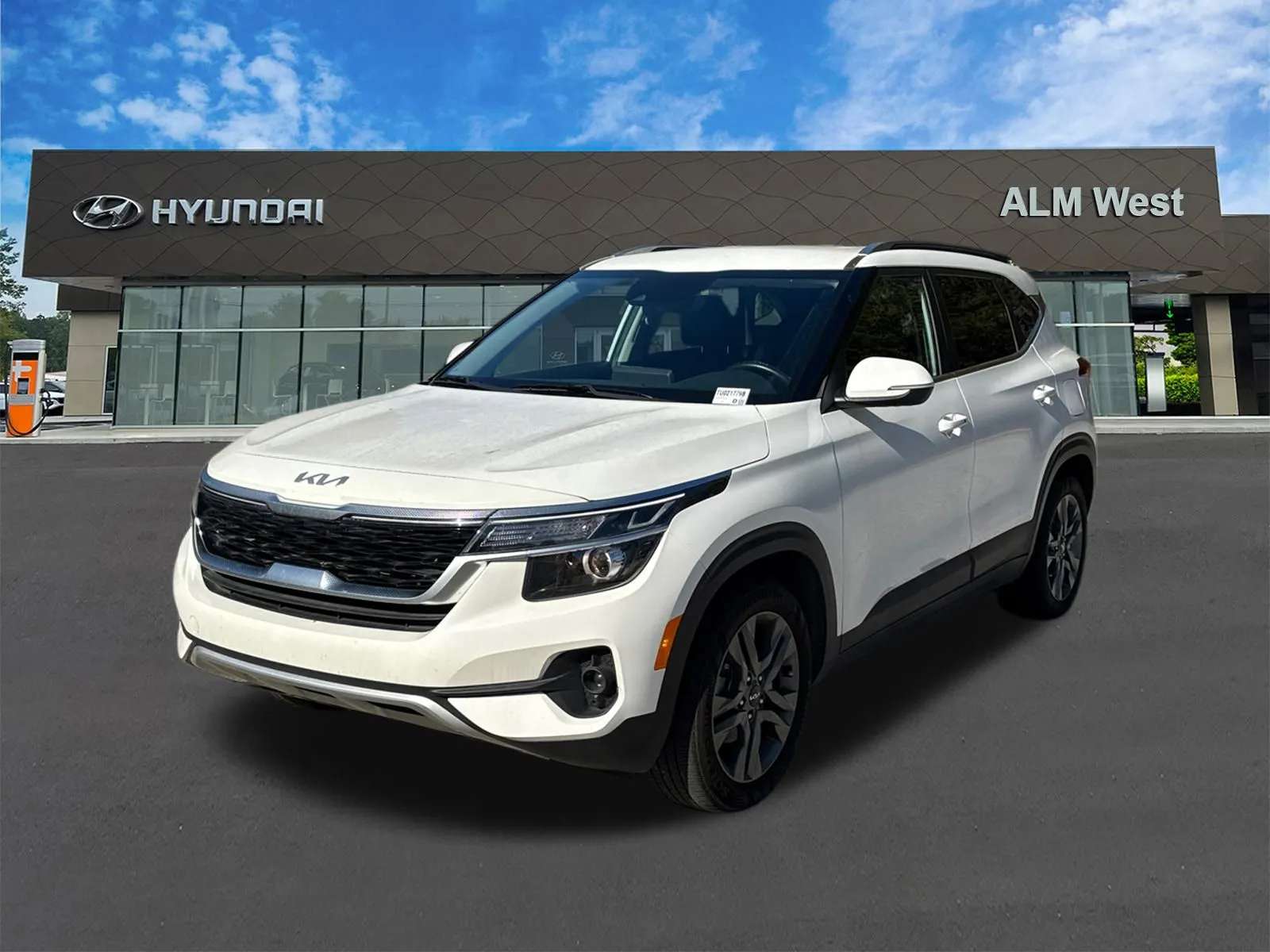 2023 Kia Seltos S's photo