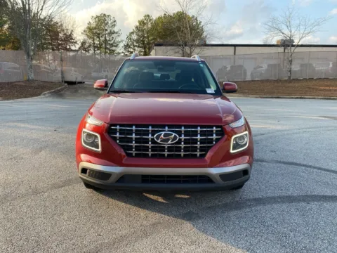 Photos of 2024 Hyundai Venue Limited for sale in Lithia Springs, GA at ALM Hyundai West