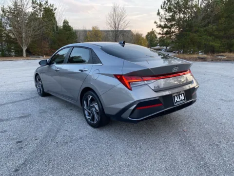 More photos of 2024 Hyundai Elantra SEL at ALM Hyundai West, GA