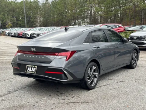 More photos of 2025 Hyundai Elantra SEL Convenience at ALM Hyundai West, GA