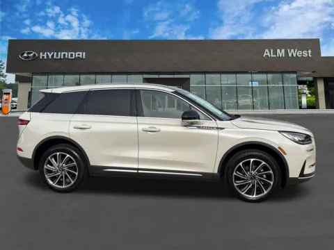 More photos of 2024 Lincoln Corsair Premiere at ALM Hyundai West, GA