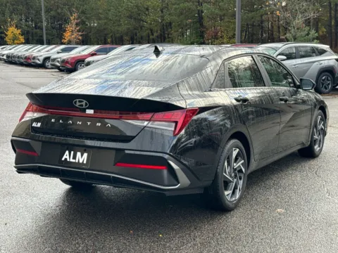 More photos of 2025 Hyundai Elantra SEL Convenience at ALM Hyundai West, GA
