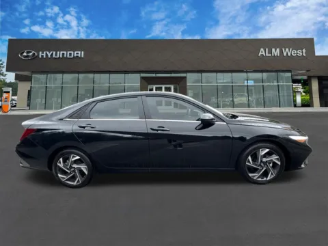 More photos of 2025 Hyundai Elantra SEL Convenience at ALM Hyundai West, GA