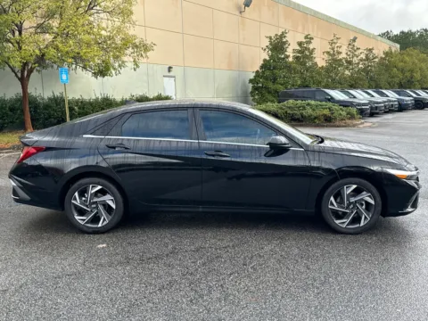 More photos of 2025 Hyundai Elantra SEL Convenience at ALM Hyundai West, GA