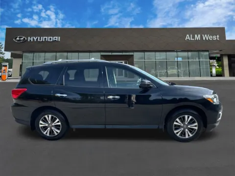 More photos of 2020 Nissan Pathfinder S at ALM Hyundai West, GA