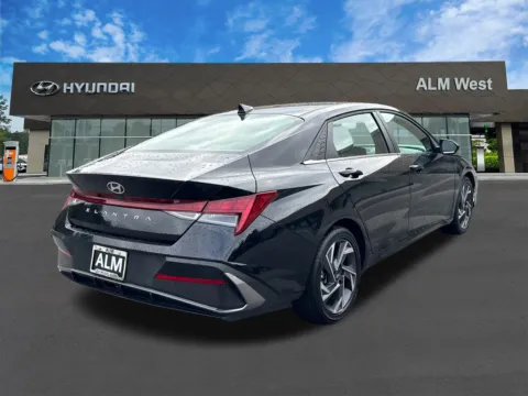 More photos of 2025 Hyundai Elantra SEL Convenience at ALM Hyundai West, GA