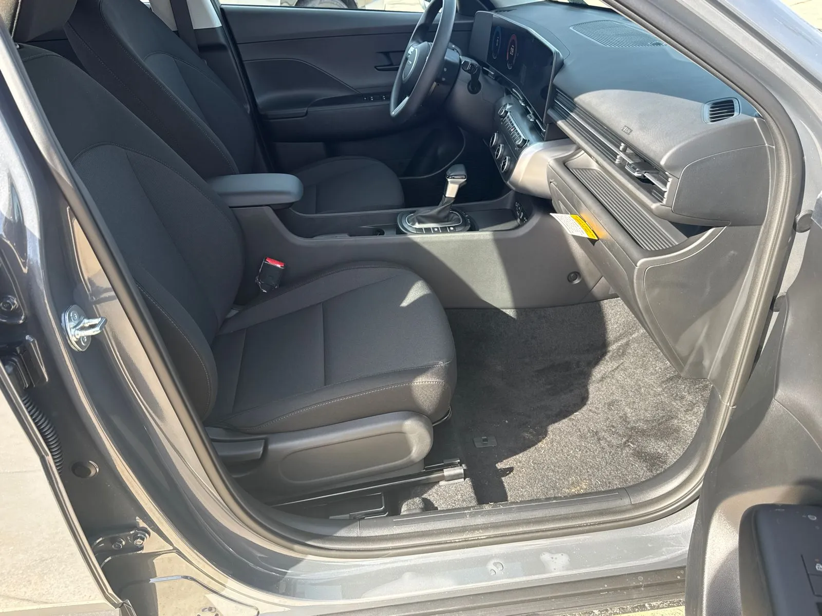 2026 Hyundai Kona SE - Photo 13