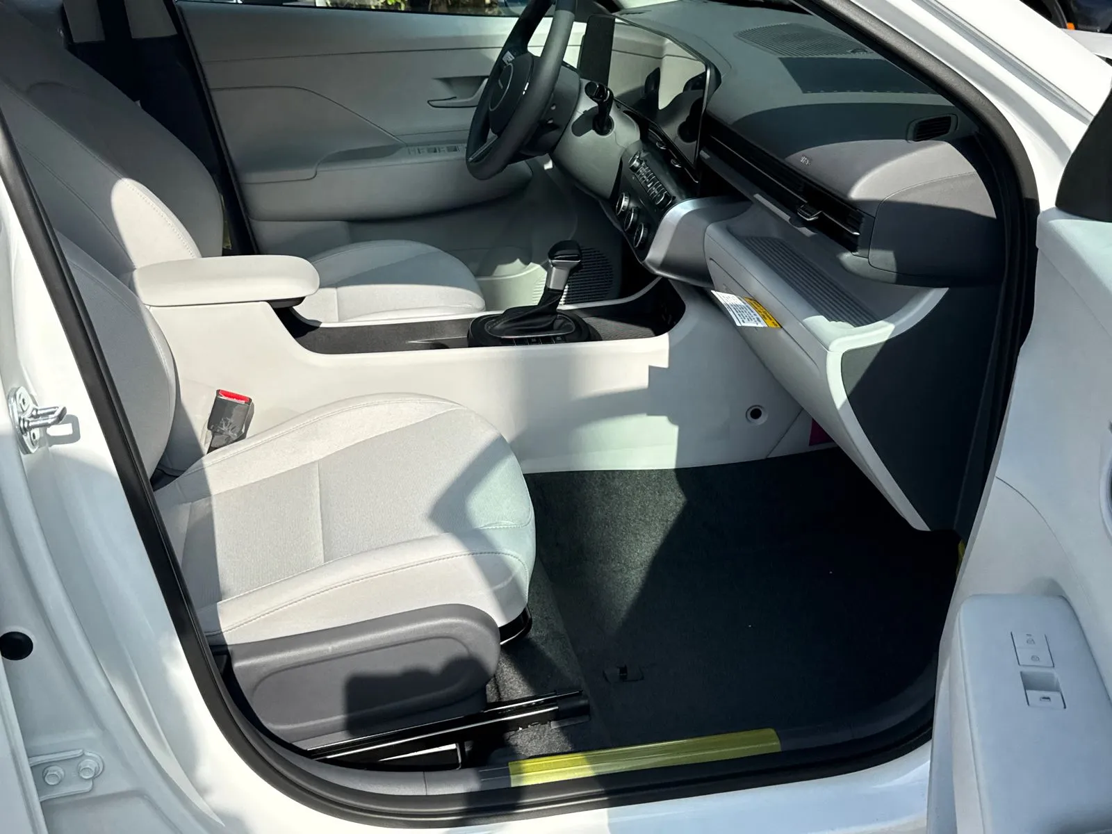 2026 Hyundai Kona SE - Photo 13