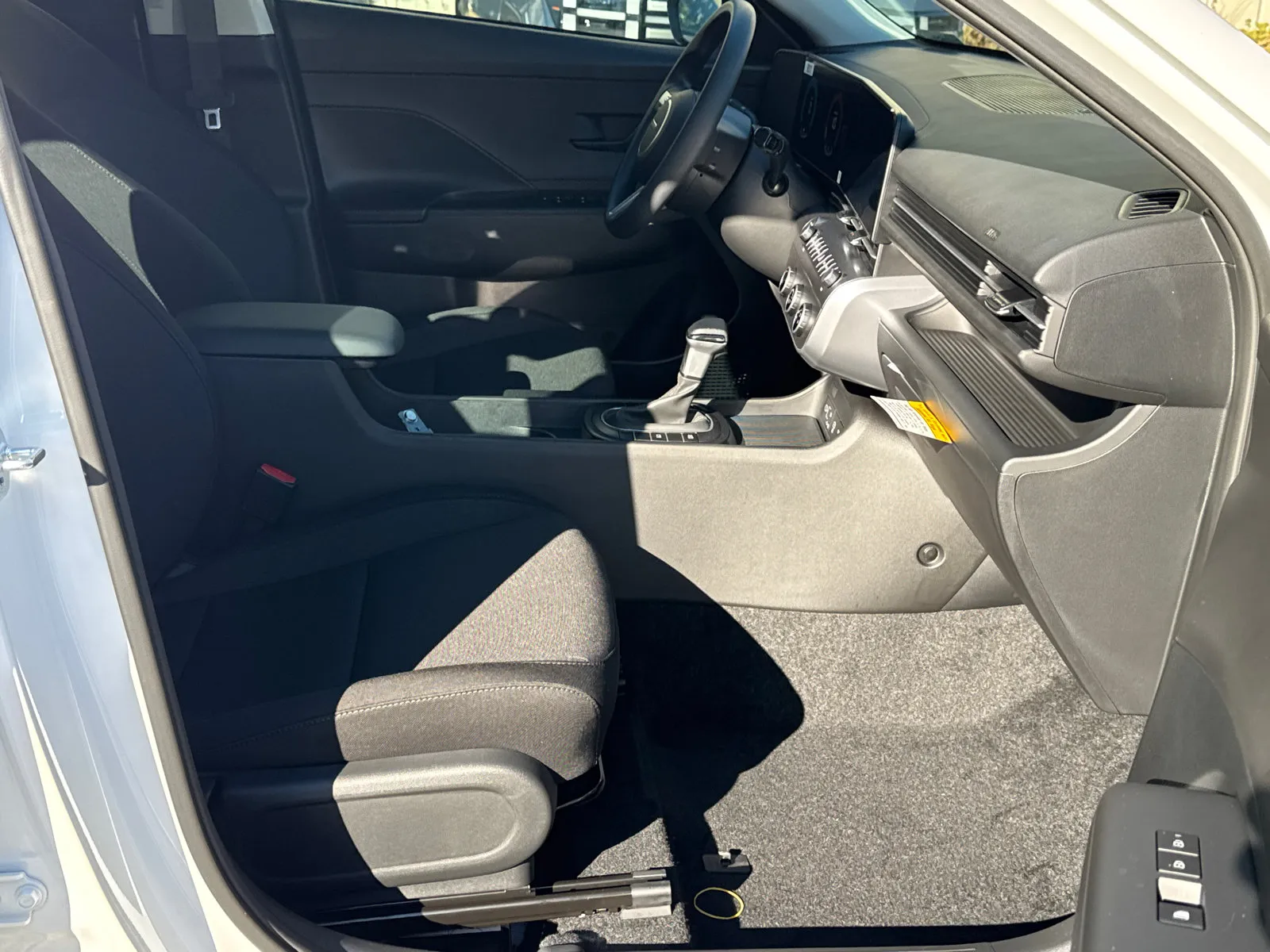 2026 Hyundai Kona SE - Photo 14