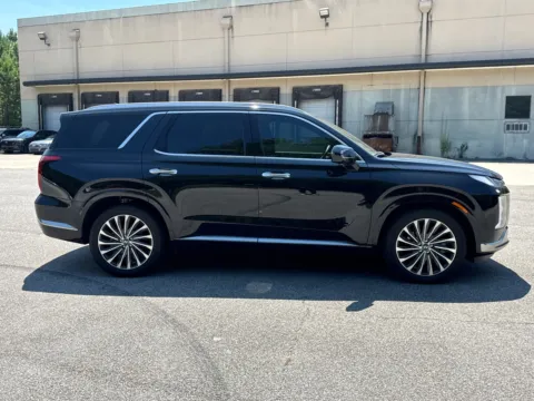 More photos of 2025 Hyundai Palisade Calligraphy at ALM Hyundai West, GA