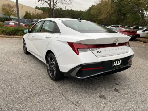 More photos of 2024 Hyundai Elantra SEL at ALM Hyundai West, GA