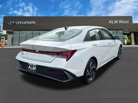 More photos of 2024 Hyundai Elantra SEL at ALM Hyundai West, GA