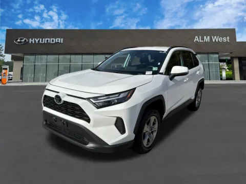 White 2023 Toyota RAV4 XLE for sale in Lithia Springs, GA
