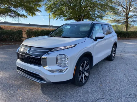 Photos of 2025 Mitsubishi Outlander SE for sale in Lithia Springs, GA at ALM Hyundai West