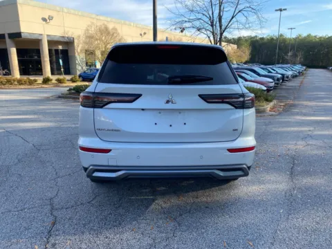 More photos of 2025 Mitsubishi Outlander SE at ALM Hyundai West, GA