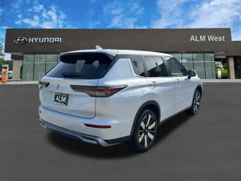 More photos of 2025 Mitsubishi Outlander SE at ALM Hyundai West, GA