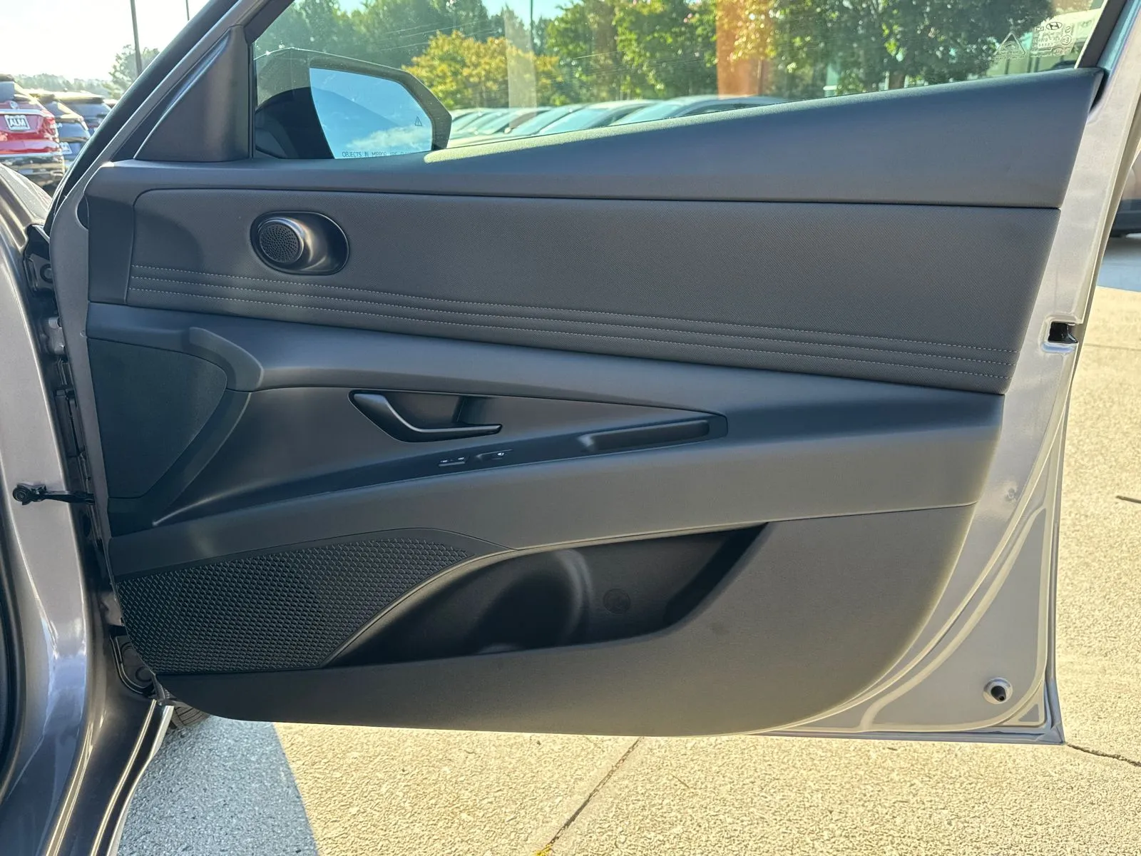 2025 Hyundai Elantra SEL - Photo 15