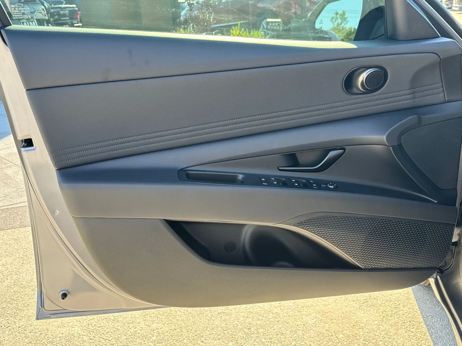 2025 Hyundai Elantra SEL - Photo 11