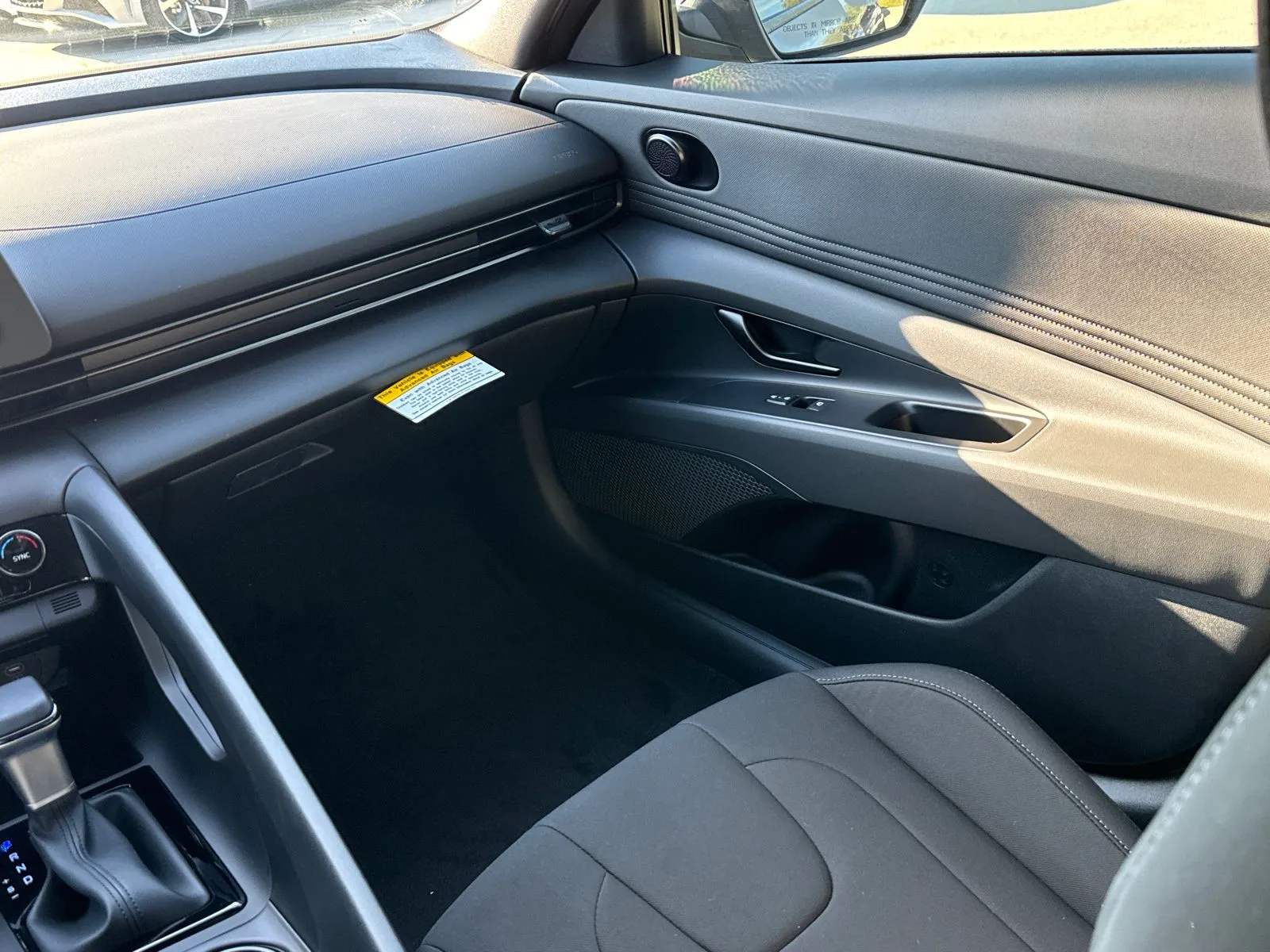 2025 Hyundai Elantra SEL - Photo 23