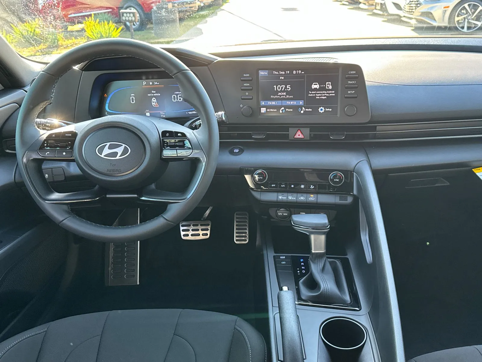 2025 Hyundai Elantra SEL - Photo 24