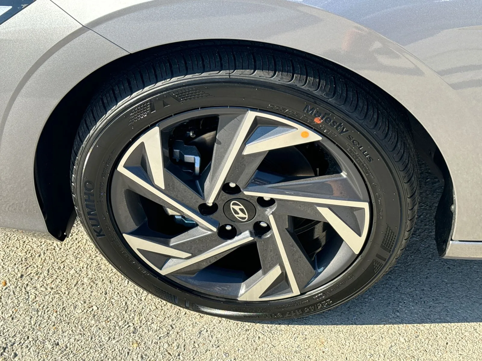 2025 Hyundai Elantra SEL - Photo 12