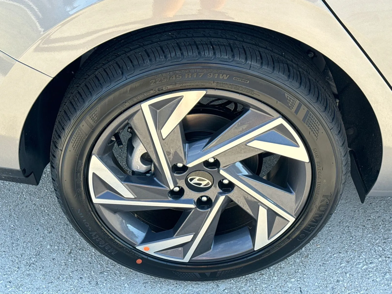 2025 Hyundai Elantra SEL - Photo 18