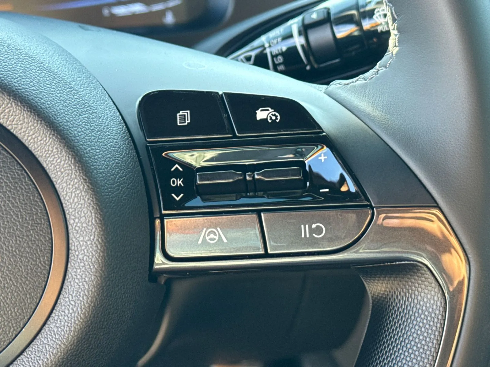 2025 Hyundai Elantra SEL - Photo 28