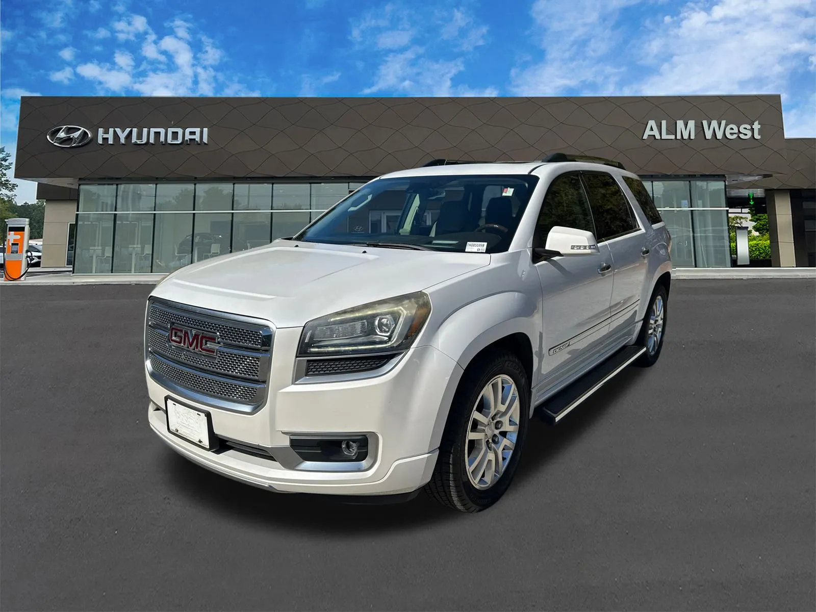 2016 GMC Acadia Denali's photo