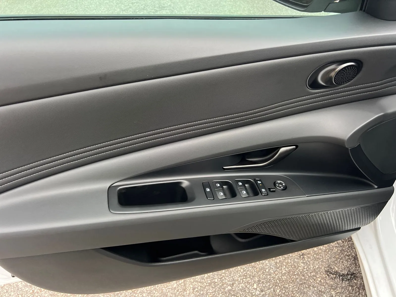 2026 Hyundai Elantra SEL - Photo 10