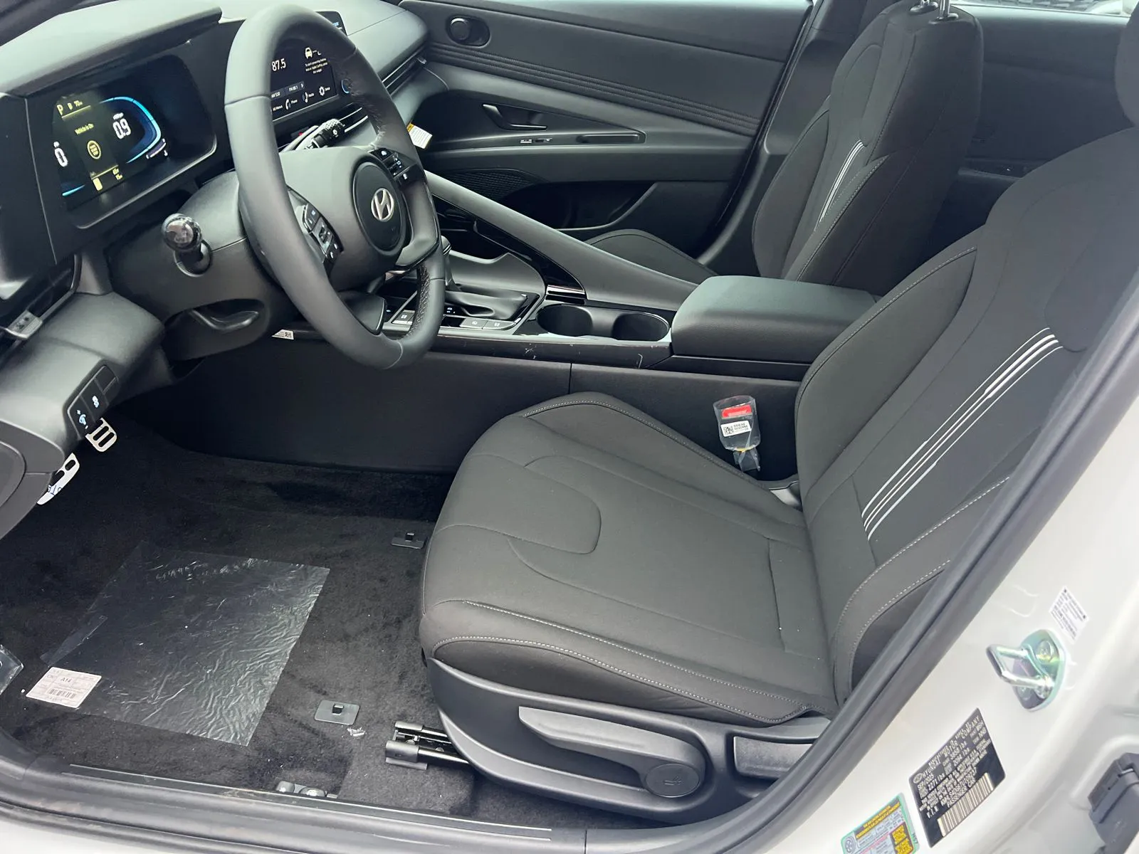 2026 Hyundai Elantra SEL - Photo 9
