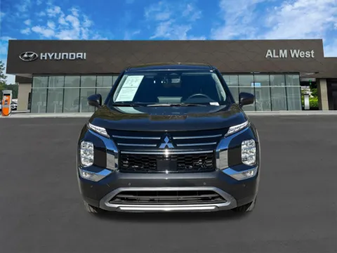 Photos of 2025 Mitsubishi Outlander SE for sale in Lithia Springs, GA at ALM Hyundai West