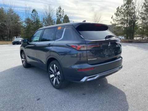 More photos of 2025 Mitsubishi Outlander SE at ALM Hyundai West, GA