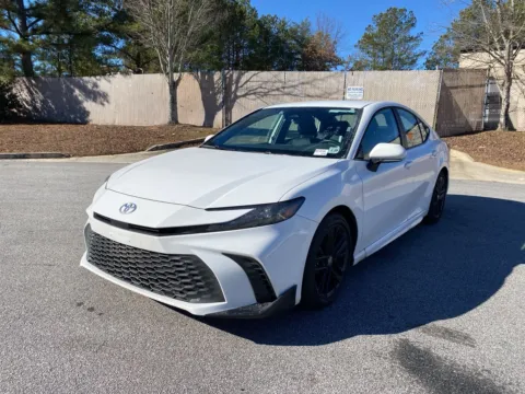 Photos of 2025 Toyota Camry SE for sale in Lithia Springs, GA at ALM Hyundai West