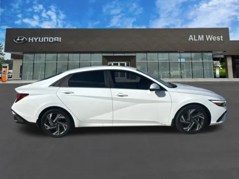 More photos of 2025 Hyundai Elantra SEL Convenience at ALM Hyundai West, GA