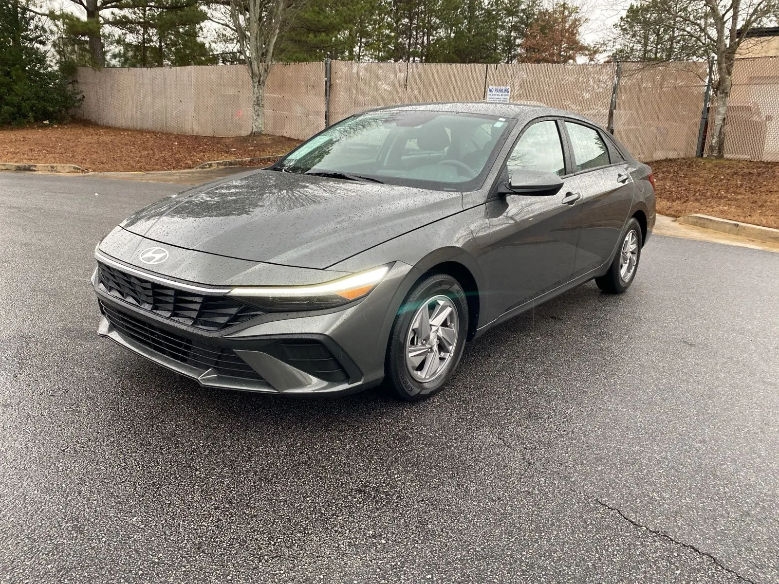 2025 Hyundai Elantra SE's photo