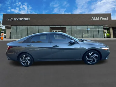 More photos of 2025 Hyundai Elantra SEL Sport at ALM Hyundai West, GA