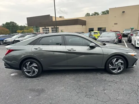 More photos of 2025 Hyundai Elantra SEL Convenience at ALM Hyundai West, GA