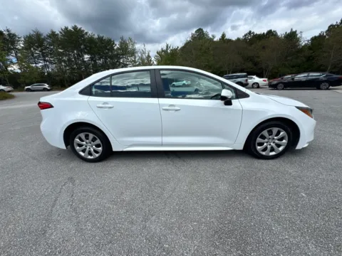 More photos of 2024 Toyota Corolla LE at ALM Hyundai West, GA